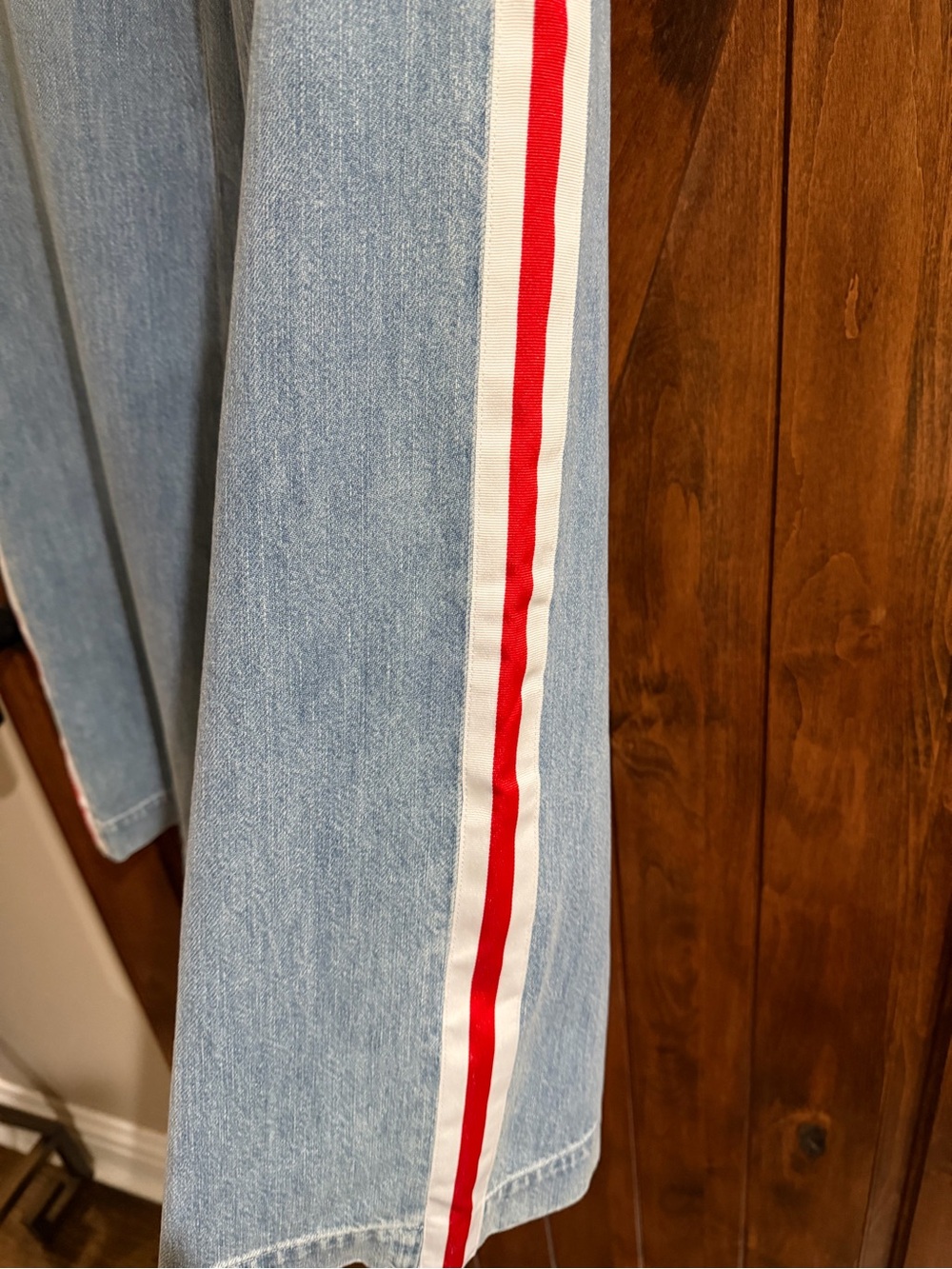 Alice + Olivia Xander Racing Stripe Jean - Picture 7 of 13